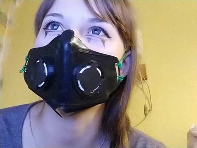 Екранни снимки на излъчване Miss_Cinnabon