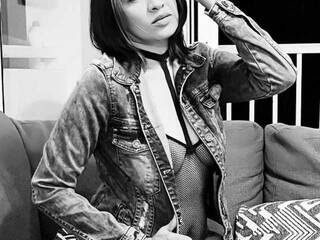 Еротичен видео чат abby-latin