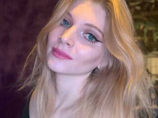 Еротичен видео чат Adalinda