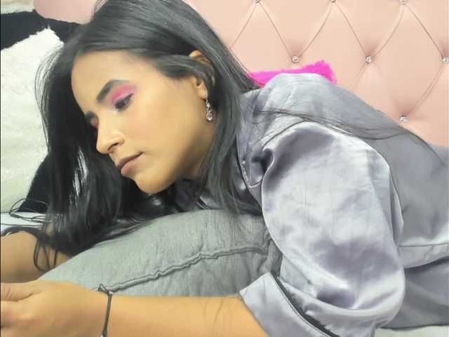 Екранни снимки на излъчване adarah-smith