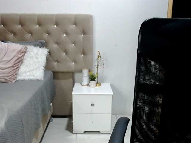 Екранни снимки на излъчване AddisonLove