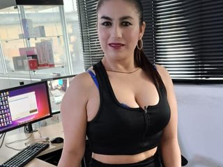 Еротичен видео чат Addystuart-