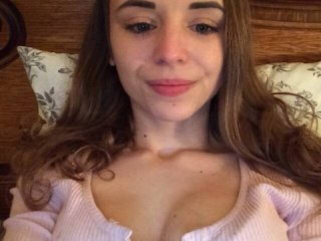 Екранни снимки на излъчване Adel-model