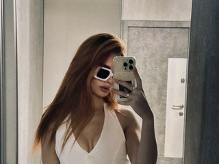 Еротичен видео чат Adel57
