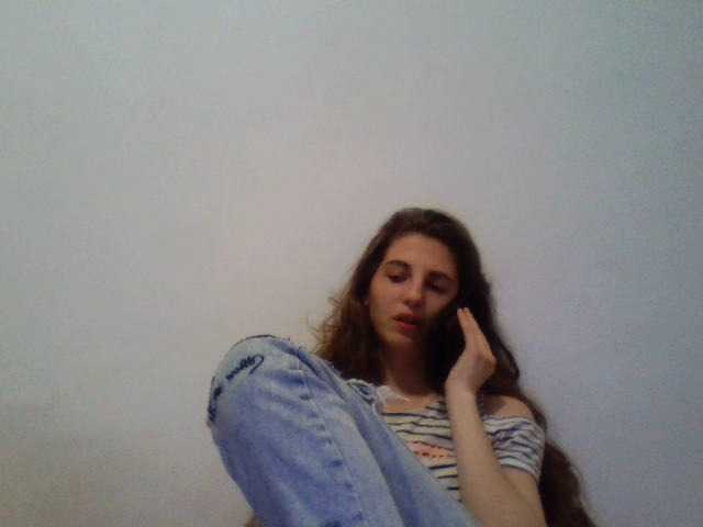 Екранни снимки на излъчване adela2002