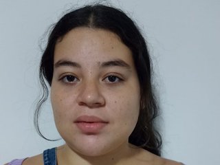 Еротичен видео чат Adelethompson