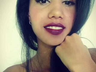 Еротичен видео чат AdelleRouss