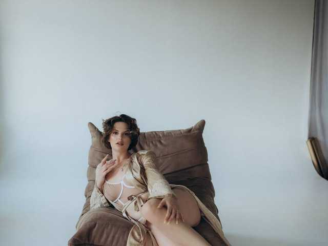 Снимка на профила AdelRay