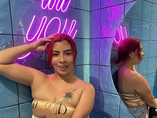 Еротичен видео чат Adara-Monroe