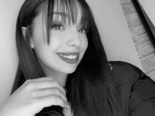 Еротичен видео чат Adriana-xx18