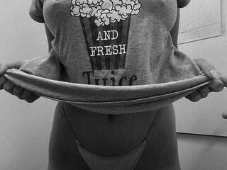 Еротичен видео чат Affectionat0