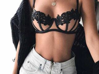 Еротичен видео чат Agathadrack