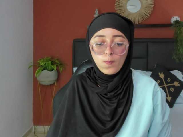 Снимки AYSEL_ELID Hey guys, I want to spend time with you to be able to please you. Make me vibrate with my interactive toy, are you ready?