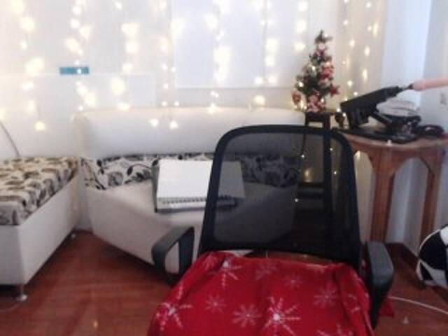 Екранни снимки на излъчване AhriBluff