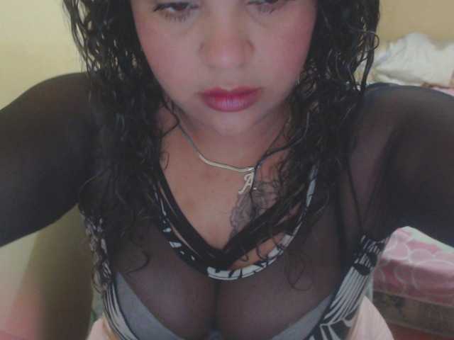 Екранни снимки на излъчване aishaaovit