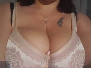 Еротичен видео чат BigTiti