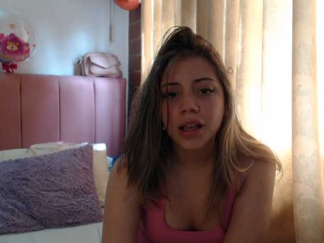 Екранни снимки на излъчване Alaina-Blessed