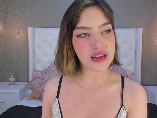 Екранни снимки на излъчване AlegnaTaylor