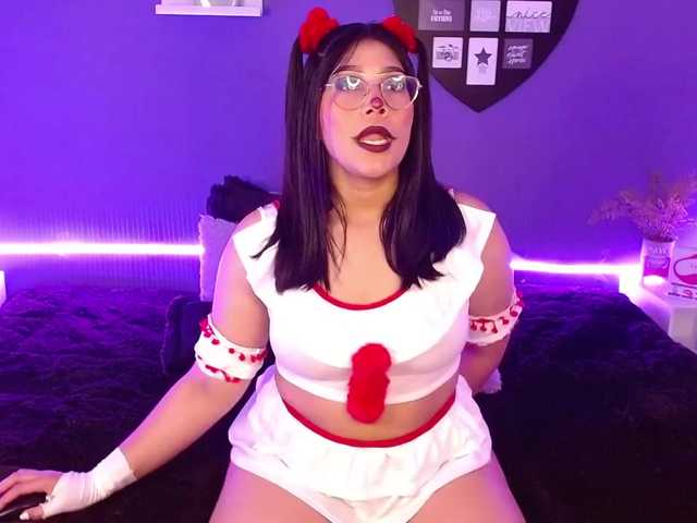 Екранни снимки на излъчване AlessaJames