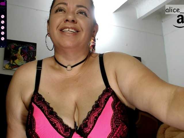 Снимки AliceTess My Birthdat!! Lets have a great time together, make me feel happy and horny with u tips!! #milf #latina #mature #bigtits