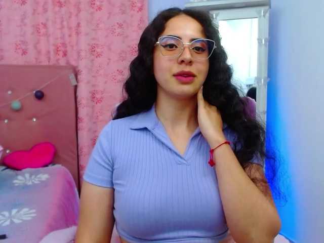 Екранни снимки на излъчване AliciaMarquez
