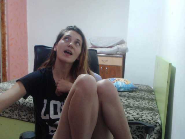 Екранни снимки на излъчване alishallovexx