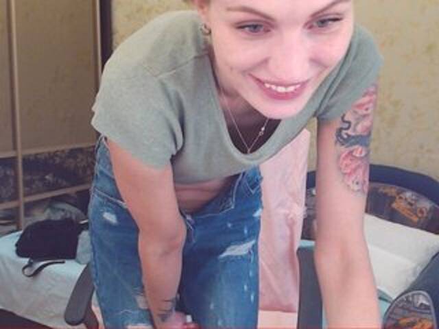 Екранни снимки на излъчване AlishaTop