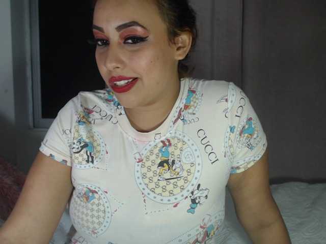 Снимки AlissonnXox 10 tokes and I show you my breasts
