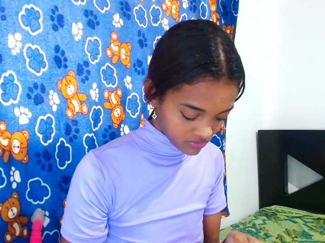 Екранни снимки на излъчване Alixthompson