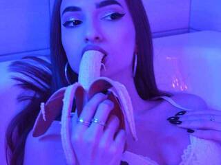 Еротичен видео чат AliyaEvans