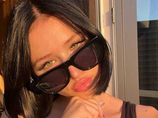 Еротичен видео чат Ally-nin