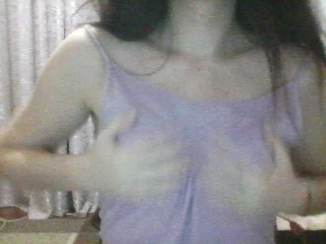 Екранни снимки на излъчване AlyssDoris