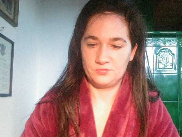 Екранни снимки на излъчване AmanelWhite