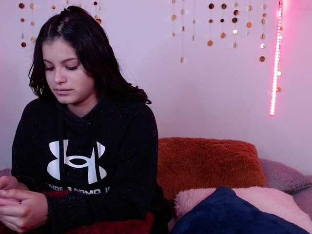 Снимки Ambeer--1 Hi Guys !!! follow me in my twitter: hennessy_amber tip menu tits for 37, ass for 27, twerk for 30, close up pussy for 60, naked for 80, anal for 65, open cam for 20