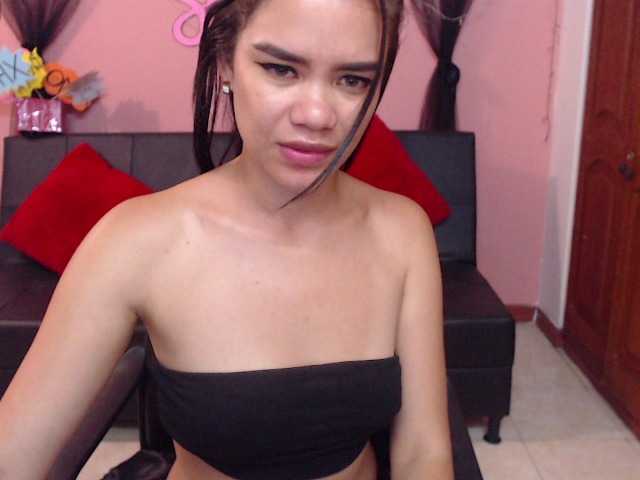 Снимки AmberFerrer Hi guys, want to see my bathroom show? We are going to have fun a little, embarking on my face and whatever you want #teen #bigass #latina #bigboobs #feet