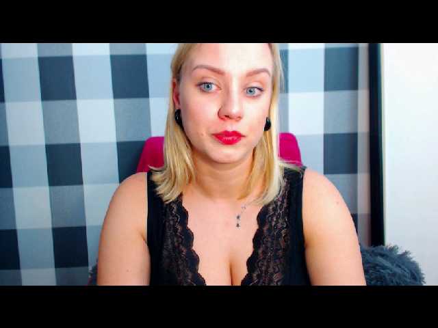 Екранни снимки на излъчване AmelieCute