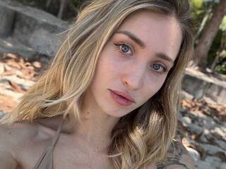 Еротичен видео чат AmmyAdmzz