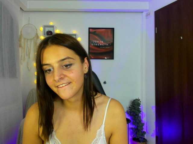 Снимки Amy-Kush Hi !Im a #new and #naughty #teen here. . Join me for some fun