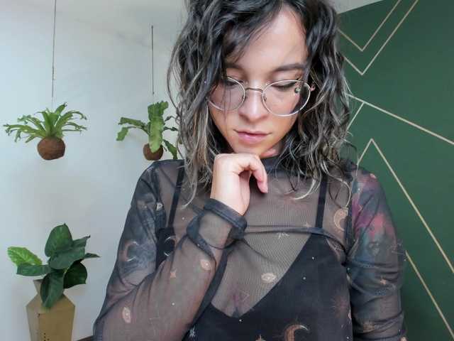 Снимки AmyAddison I want to meet you, tell me your sexual fantasies!! play nipples0
