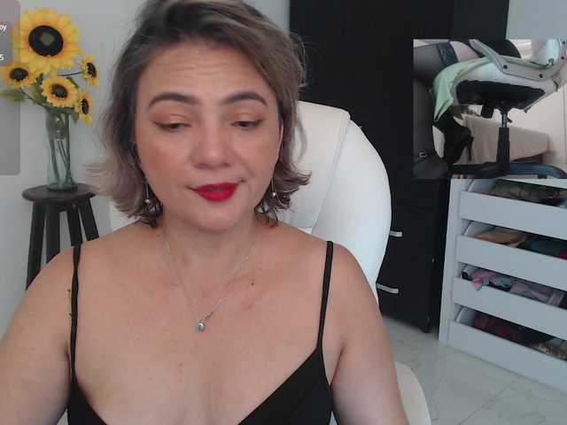 Снимки ana-hotmilf How are we going to have fun today?