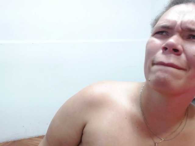 Снимки AndreaWhite DANCE SEXYY FLAHS TITS AND PLAY WHIT MY BODY
