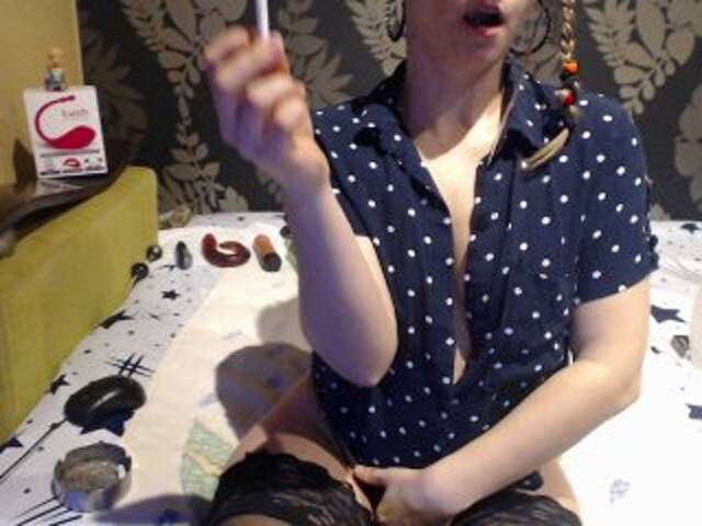 Екранни снимки на излъчване AngelGirl69