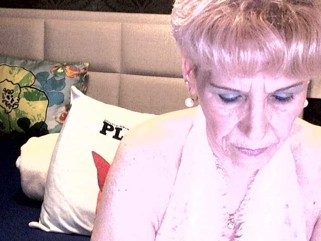 Снимки ANGELGRANNY welcom guys..pm..50 tk..pussy or ass..100..tits or feet..50..let s have fun