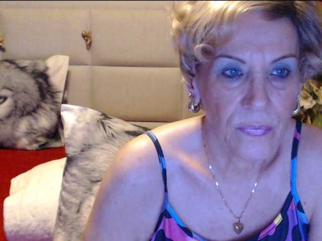 Снимки ANGELGRANNY welcom guys..pm..50 tk..pussy or ass..100..tits or feet..50..let s have fun