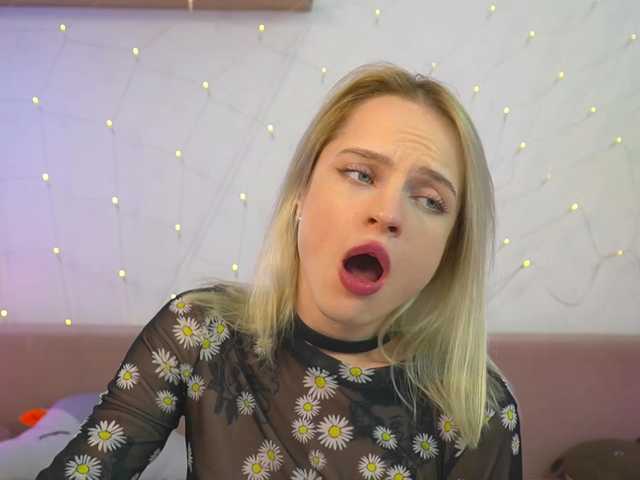 Екранни снимки на излъчване AngieNatasha054