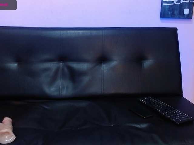 Екранни снимки на излъчване annie-adams