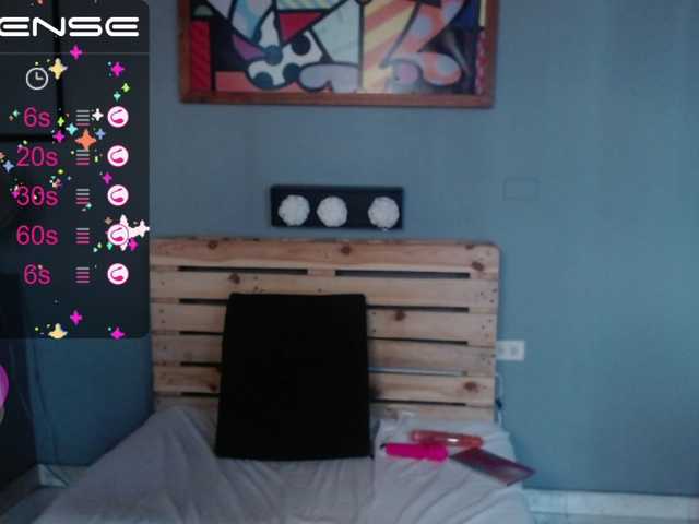 Екранни снимки на излъчване annie-adams