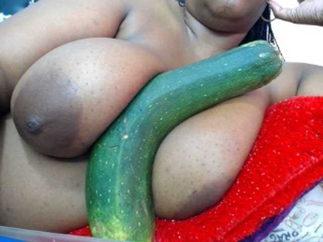 Снимки antonelax #ass #pussy #lush #domi #squirt #fetish #anal deep cucumber #tokenkeno
