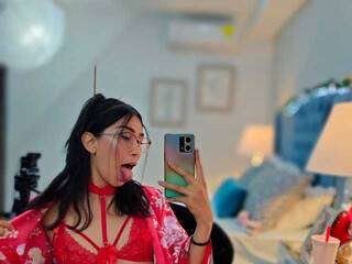 Еротичен видео чат April-Sum