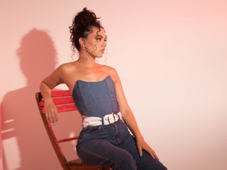 Еротичен видео чат AprilRhodes